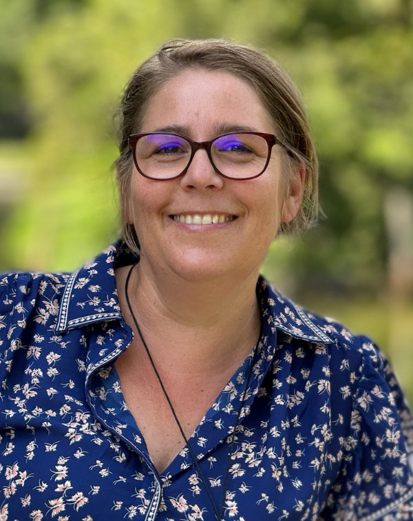 Melanie – Gründerin von Potenzialhelden, Coach für Kinder & Jugendliche Melanie – Eigentümerin und Trainerin bei Potenzialhelden, Expertin für Kinder- und Jugendcoaching